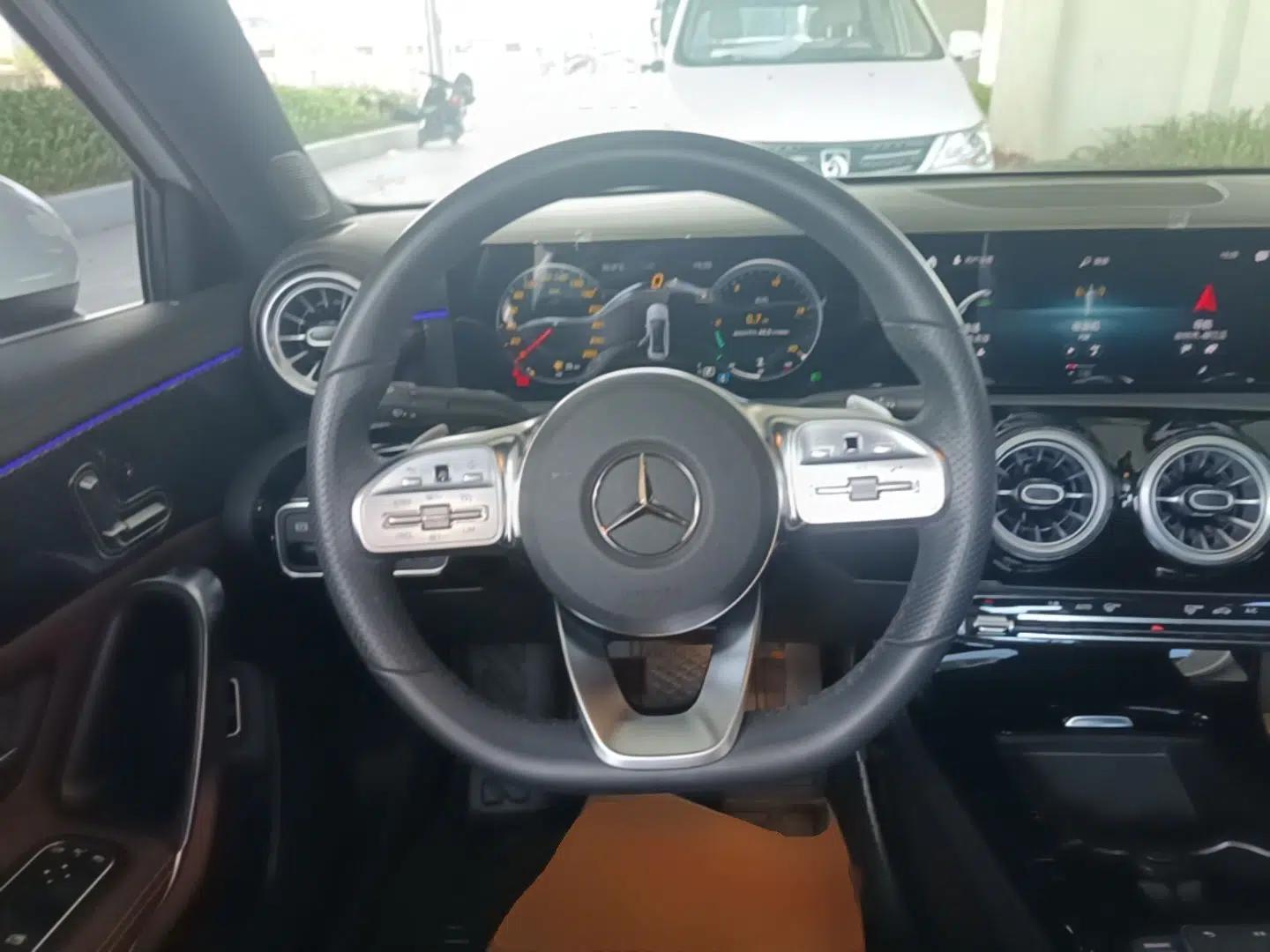 Mercedes-Benz A-Class 2021 A 200 L Sport Sedan Fashion Model — миниатюра 13