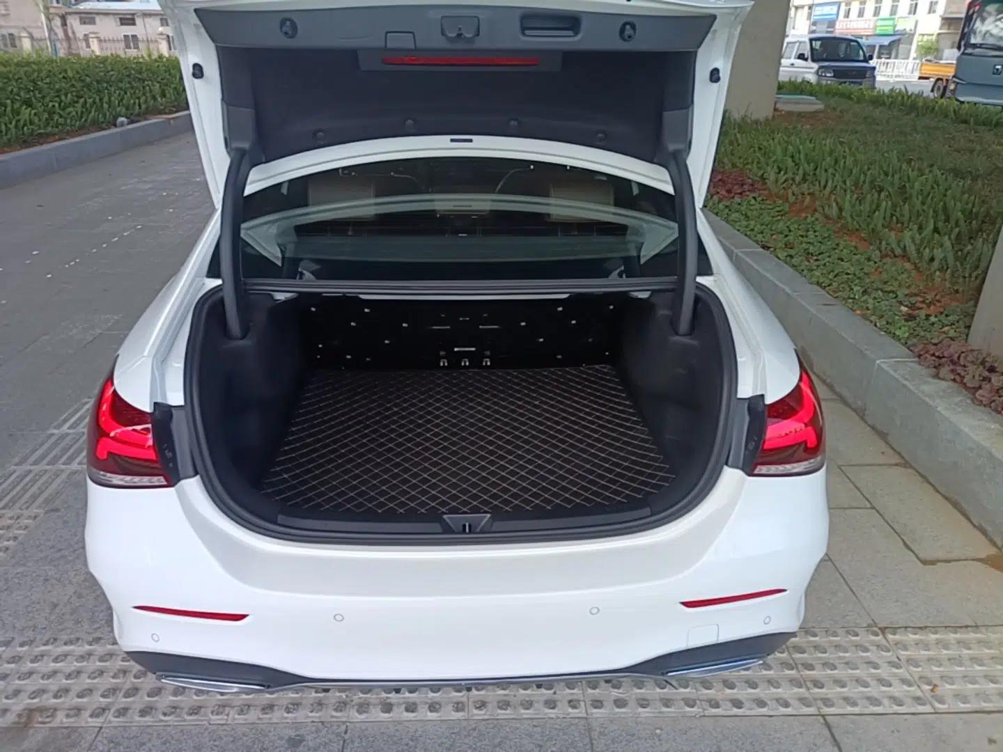 Mercedes-Benz A-Class 2021 A 200 L Sport Sedan Fashion Model — миниатюра 22