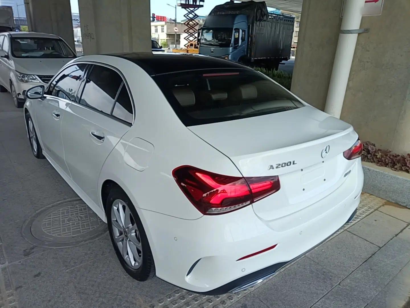 Mercedes-Benz A-Class 2021 A 200 L Sport Sedan Fashion Model — миниатюра 4