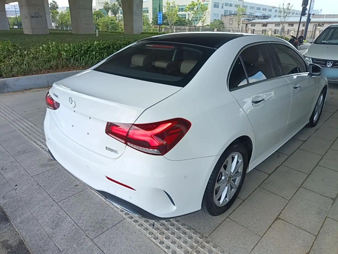 Mercedes-Benz A-Class 2021 A 200 L Sport Sedan Fashion Model — миниатюра 6