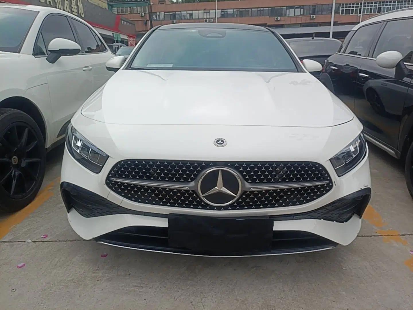 Mercedes-Benz A-Class 2023 A 200 L Fashion Model — миниатюра 2