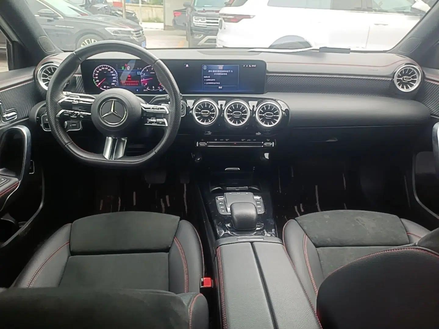 Mercedes-Benz A-Class 2023 A 200 L Fashion Model — миниатюра 12