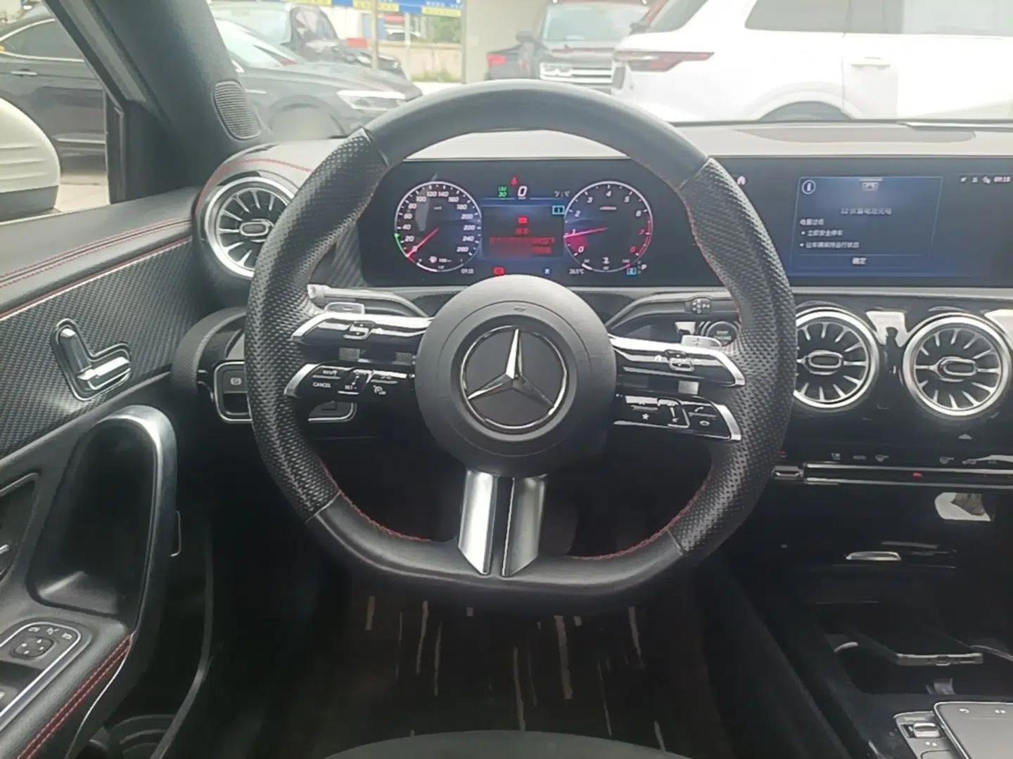 Mercedes-Benz A-Class 2023 A 200 L Fashion Model — миниатюра 13