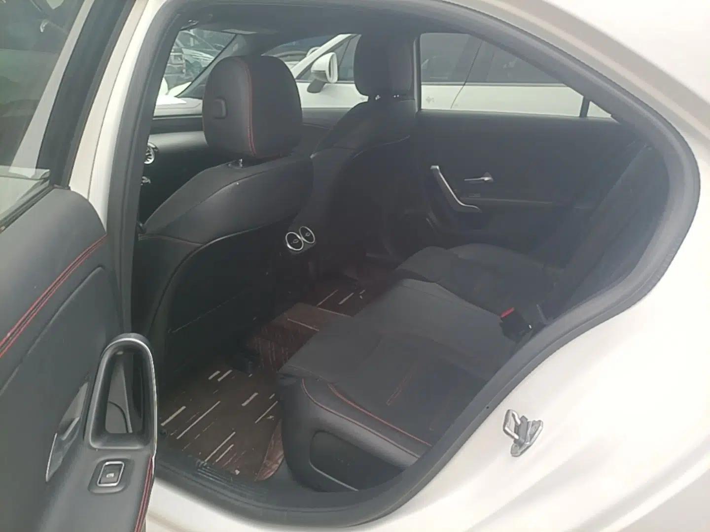 Mercedes-Benz A-Class 2023 A 200 L Fashion Model — миниатюра 20