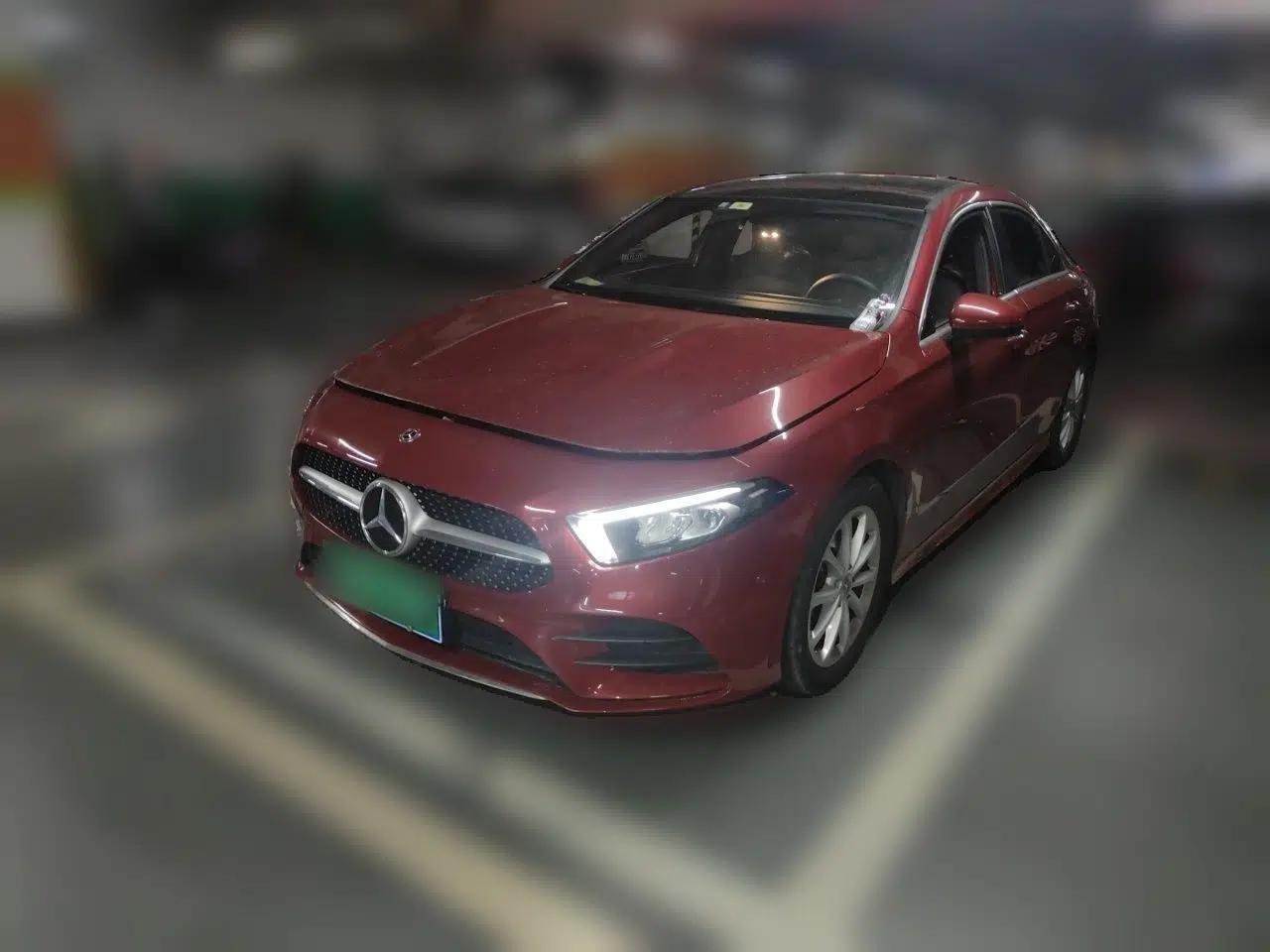 Mercedes-Benz A-Class 2020 Restyled A 200 L Sport Sedan Fashion Version — миниатюра 1