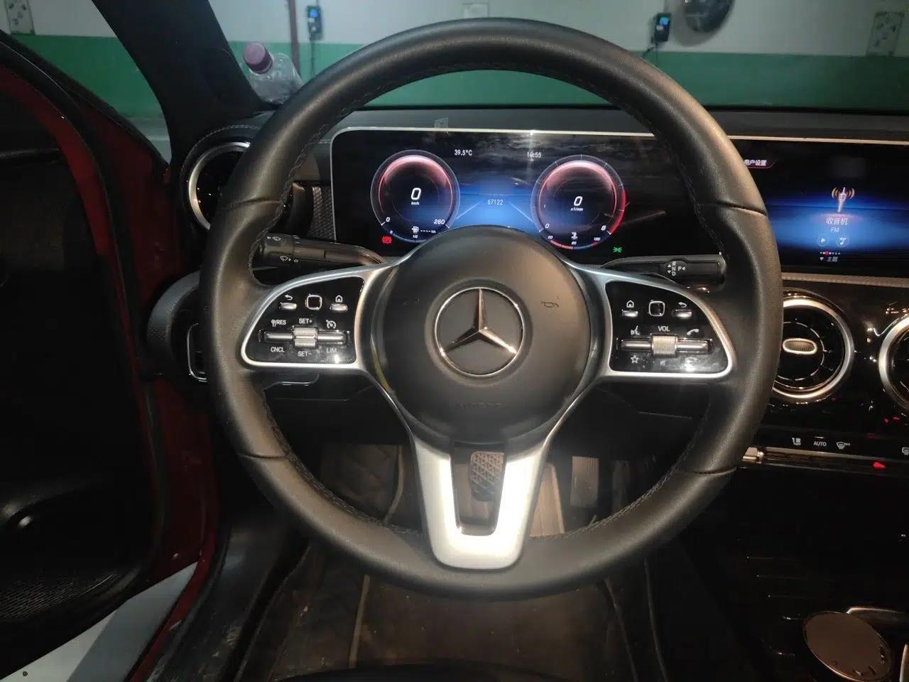 Mercedes-Benz A-Class 2020 Restyled A 200 L Sport Sedan Fashion Version — миниатюра 10