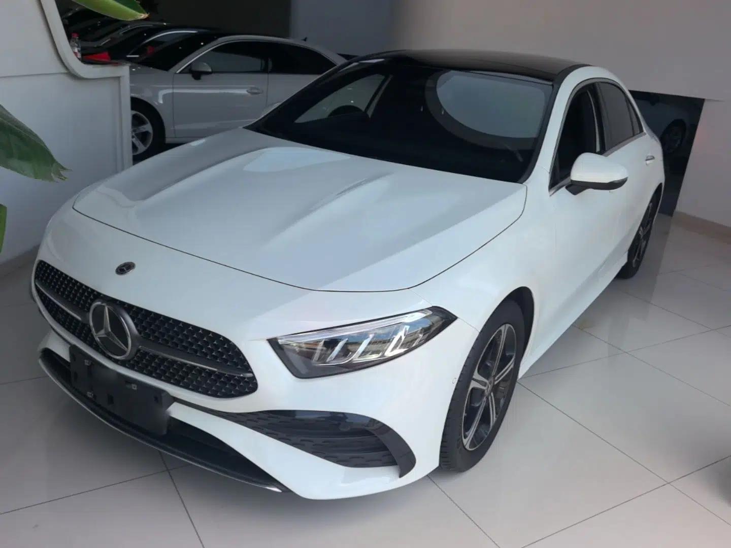 Mercedes-Benz A-Class 2023 A 200 L Fashion Model — миниатюра 1