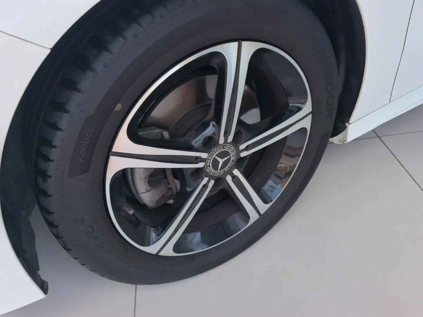 Mercedes-Benz A-Class 2023 A 200 L Fashion Model — миниатюра 10