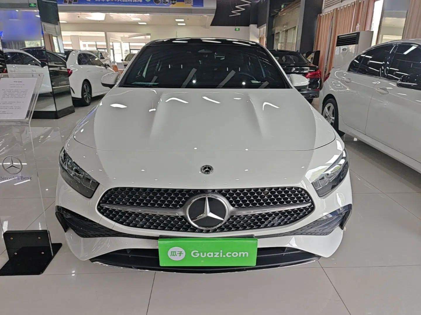 Mercedes-Benz A-Class 2023 A 200 L Fashion Model — миниатюра 2
