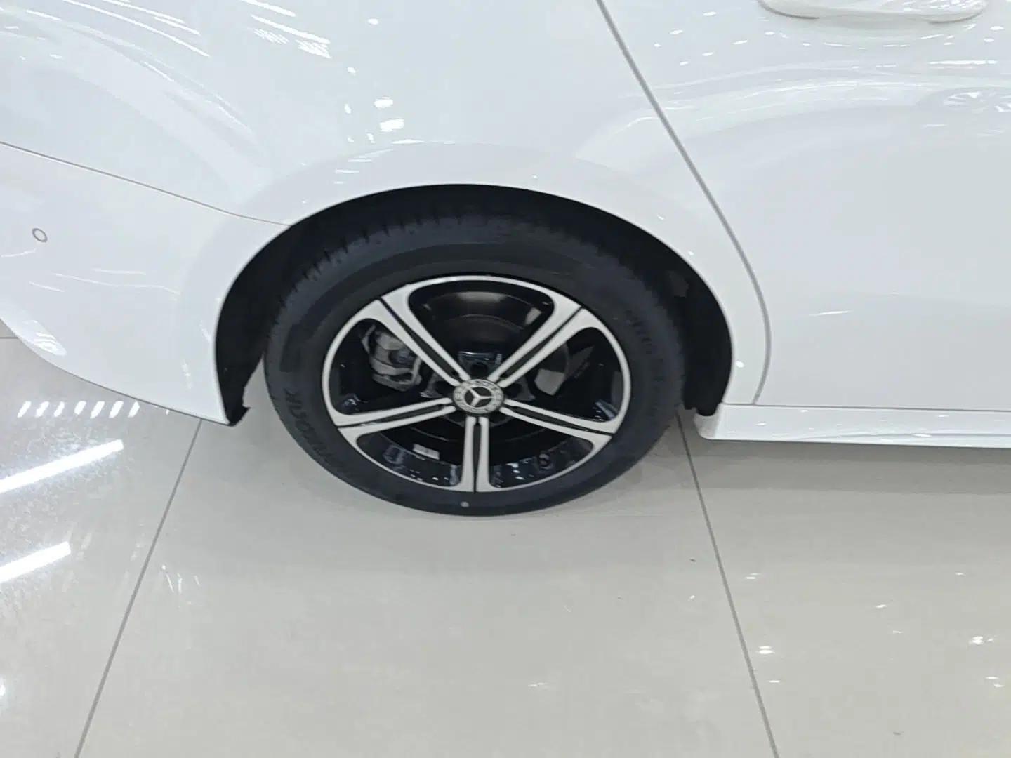 Mercedes-Benz A-Class 2023 A 200 L Fashion Model — миниатюра 11