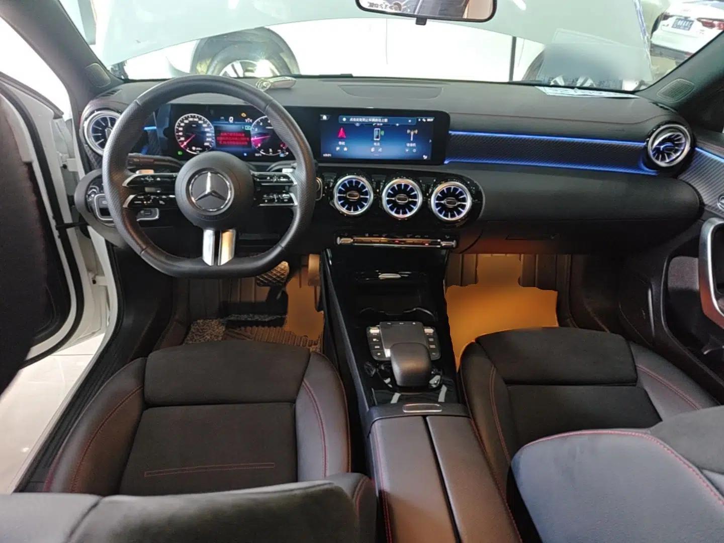 Mercedes-Benz A-Class 2023 A 200 L Fashion Model — миниатюра 12