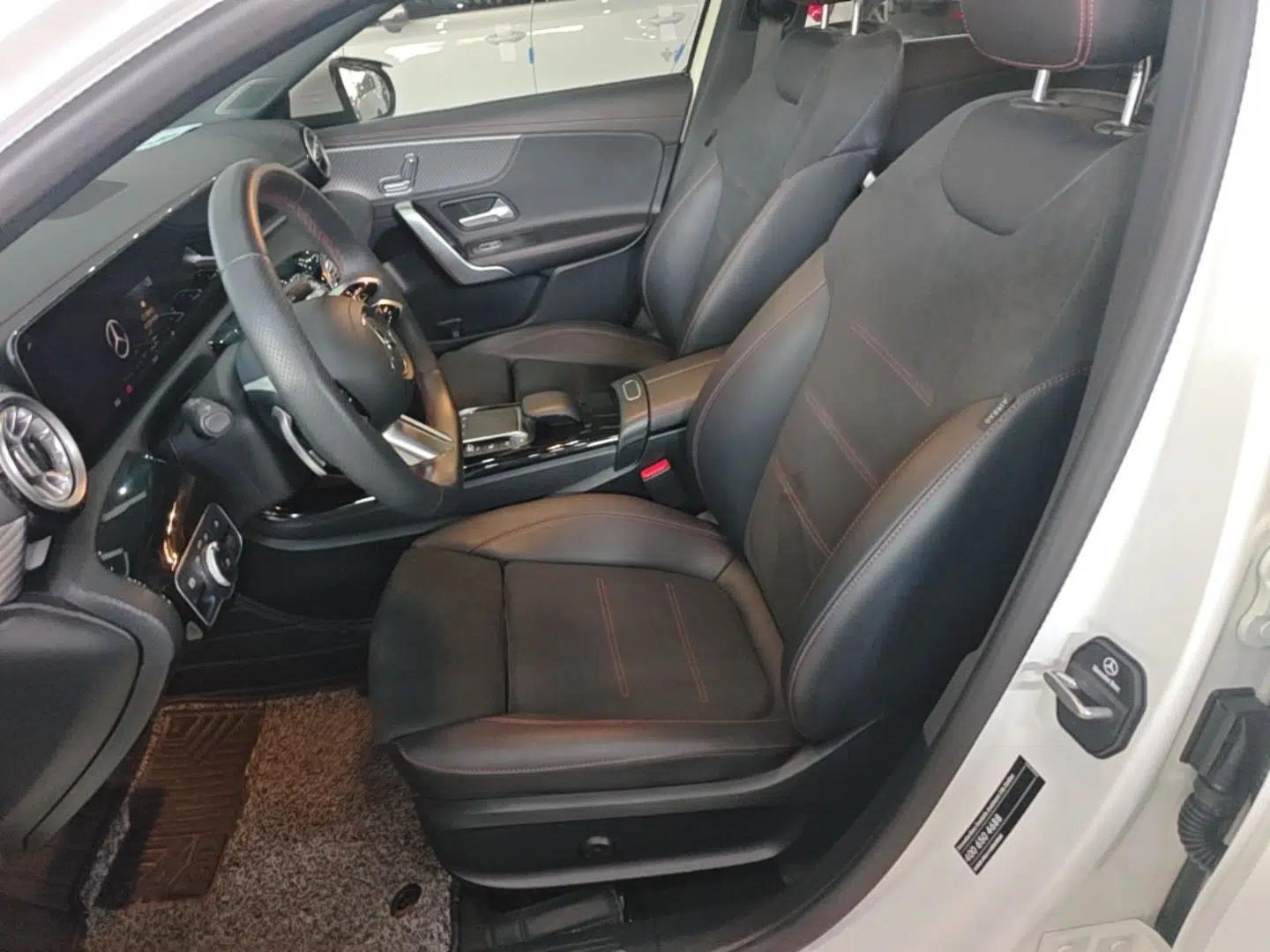 Mercedes-Benz A-Class 2023 A 200 L Fashion Model — миниатюра 17