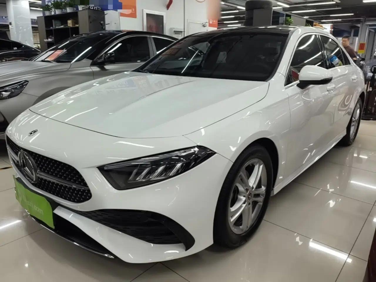 Mercedes-Benz A-Class 2024 Updated A 180 L — миниатюра 1