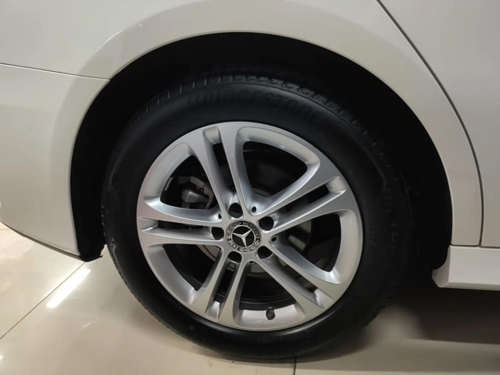 Mercedes-Benz A-Class 2024 Updated A 180 L — миниатюра 11