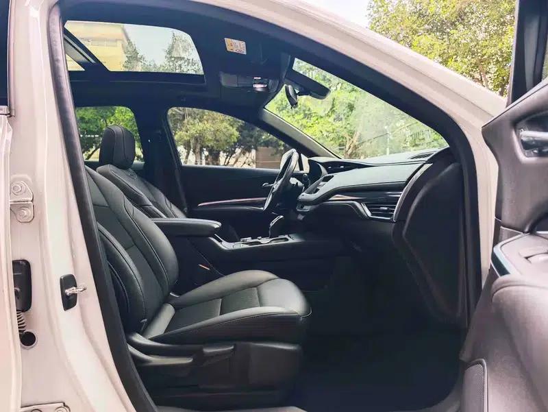 Cadillac XT4 2021 28T Two-Wheel Drive Technology Edition — миниатюра 5