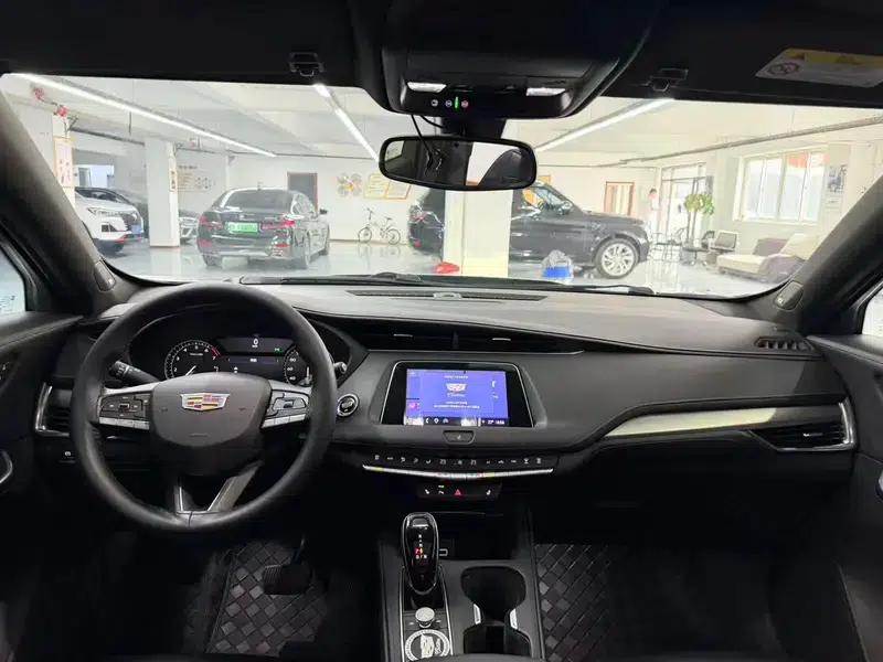 Cadillac XT4 2021 28T Two-Wheel Drive Premium Edition — миниатюра 13