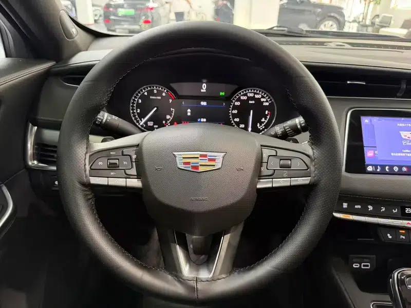 Cadillac XT4 2021 28T Two-Wheel Drive Premium Edition — миниатюра 16