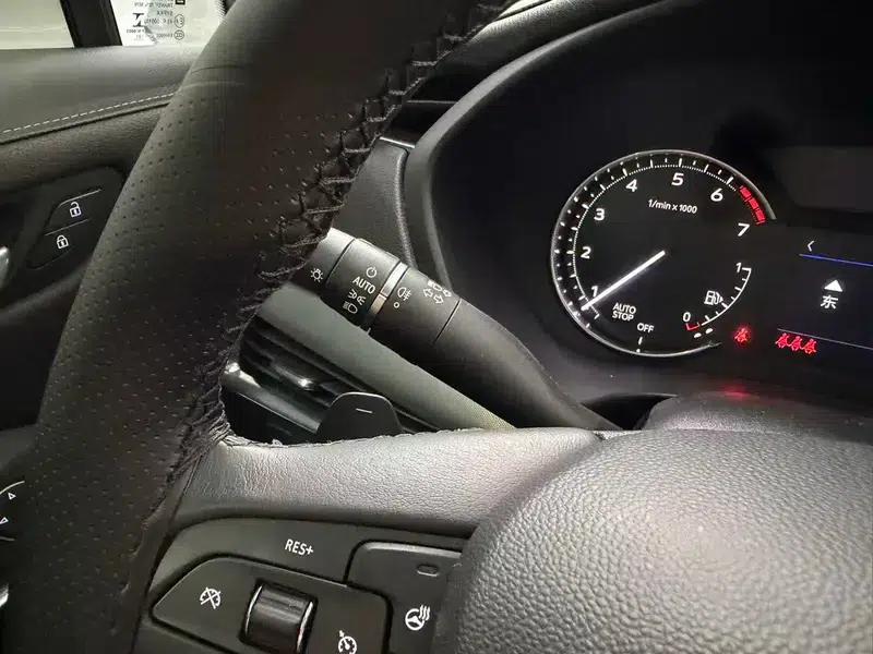 Cadillac XT4 2021 28T Two-Wheel Drive Premium Edition — миниатюра 18