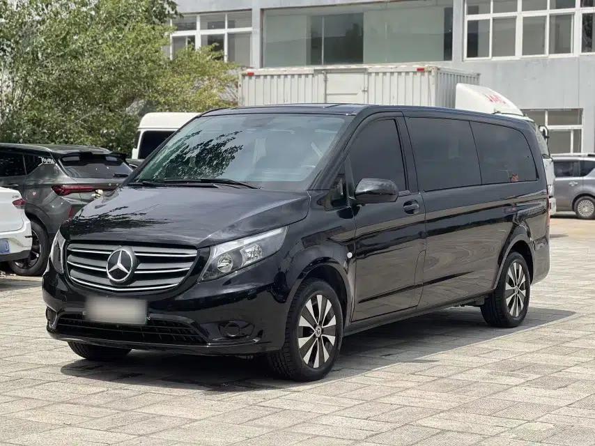 Mercedes-Benz Vito 2021 2.0T Elite Version 7 Seats — миниатюра 1