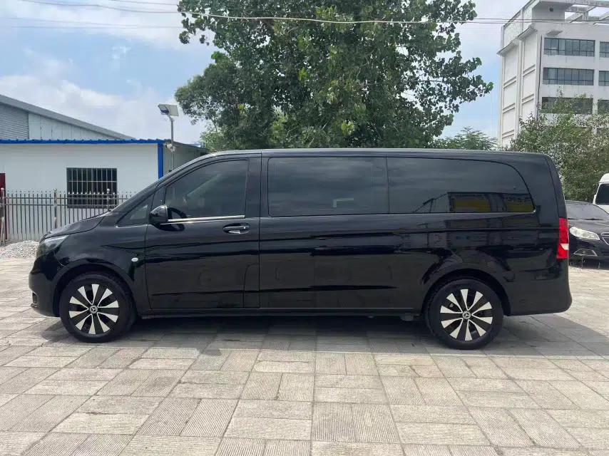 Mercedes-Benz Vito 2021 2.0T Elite Version 7 Seats — миниатюра 4