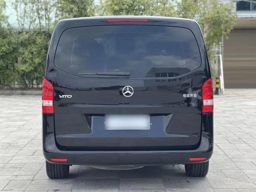 Mercedes-Benz Vito 2021 2.0T Elite Version 7 Seats — миниатюра 7