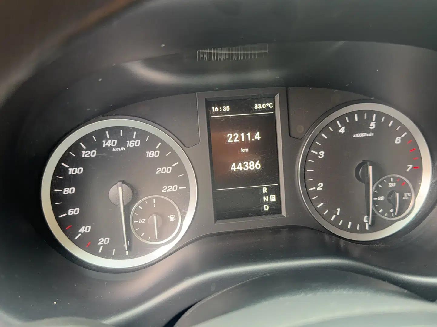 Mercedes-Benz Vito 2021 2.0T Elite Version 7 Seats — миниатюра 8