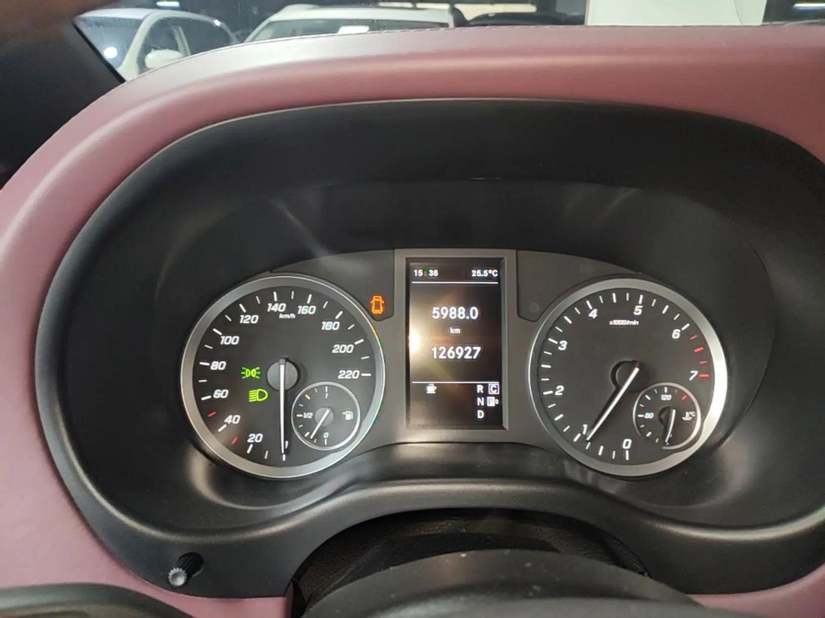 Mercedes-Benz Vito 2021 2.0T Elite Version 7 Seats — миниатюра 14