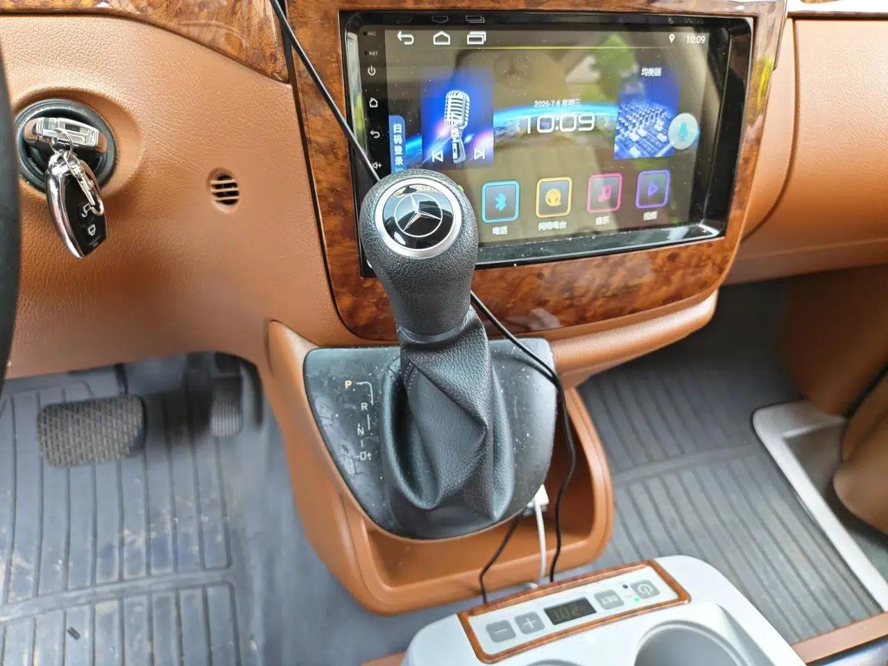 Mercedes-Benz Vito Mercedes-Benz V-Class 3.0T, 7-seater, high-roof, automatic transmission, gasoline-powered, Flyball brand. — миниатюра 14