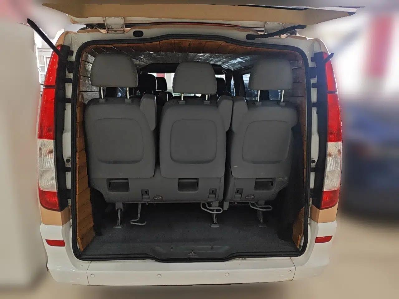 Mercedes-Benz Vito 2011 2.5L 7-seater executive version — миниатюра 19