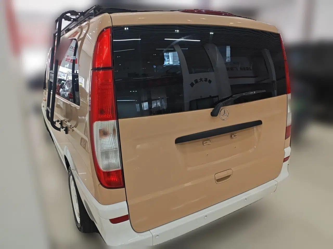 Mercedes-Benz Vito 2011 2.5L 7-seater executive version — миниатюра 4
