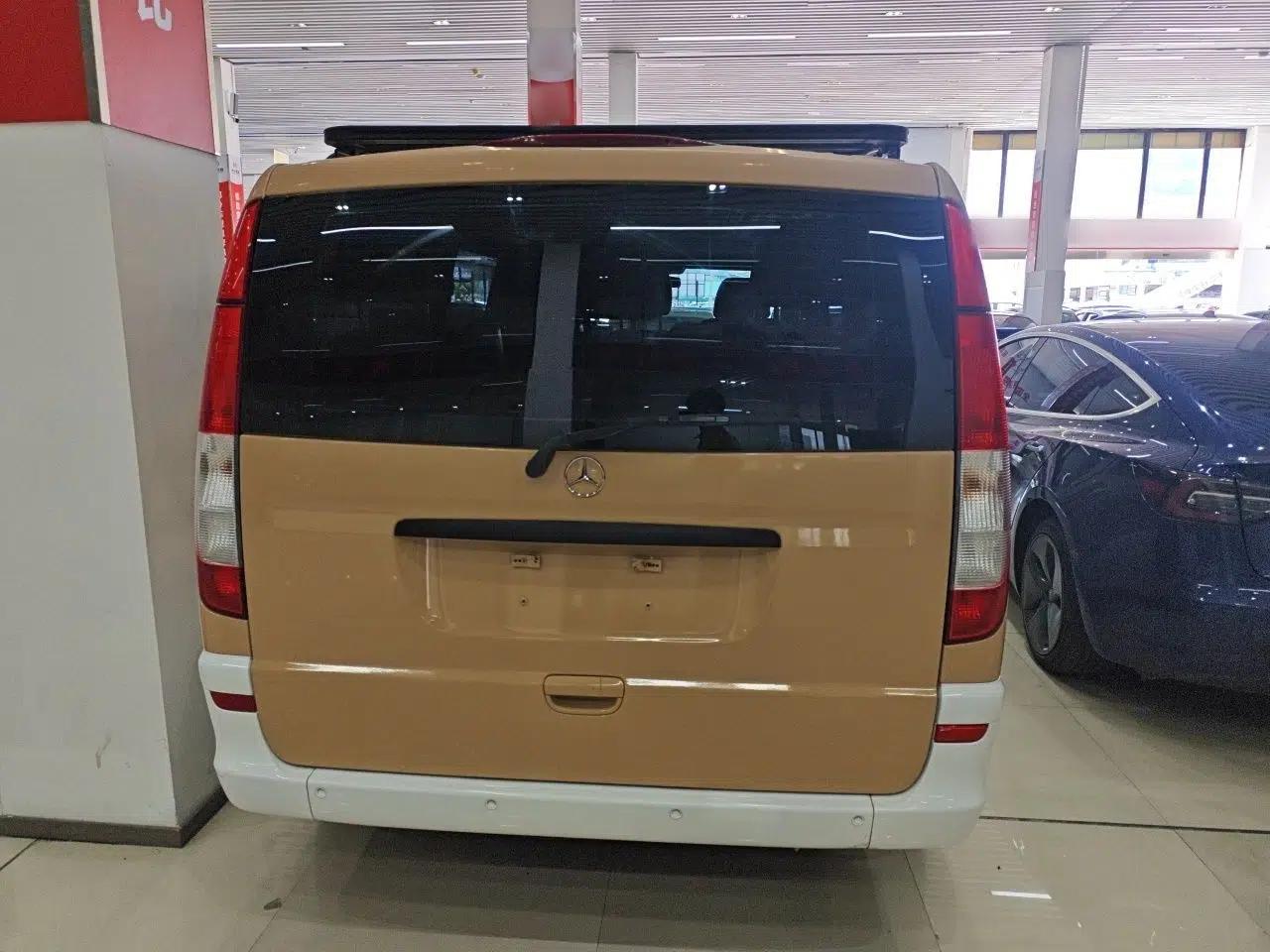 Mercedes-Benz Vito 2011 2.5L 7-seater executive version — миниатюра 5