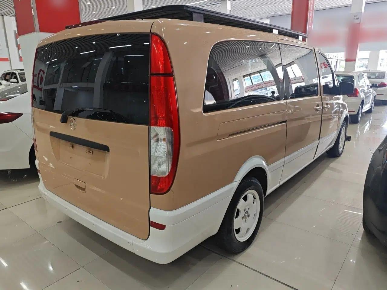 Mercedes-Benz Vito 2011 2.5L 7-seater executive version — миниатюра 6