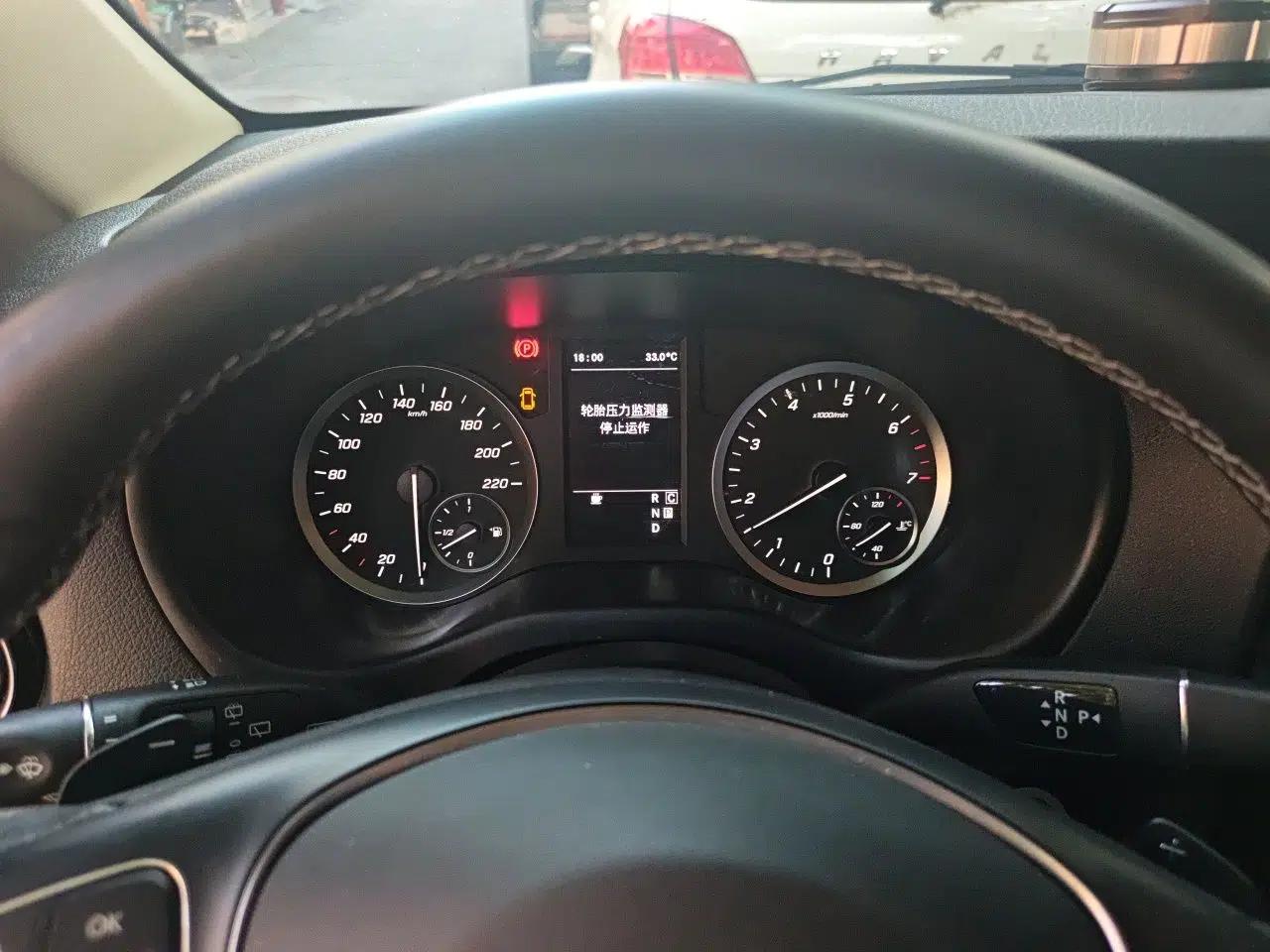 Mercedes-Benz Vito 2023 2.0T Business Version 7 Seats — миниатюра 11