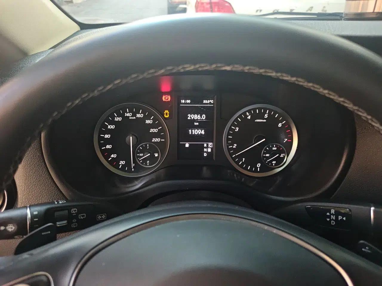 Mercedes-Benz Vito 2023 2.0T Business Version 7 Seats — миниатюра 12