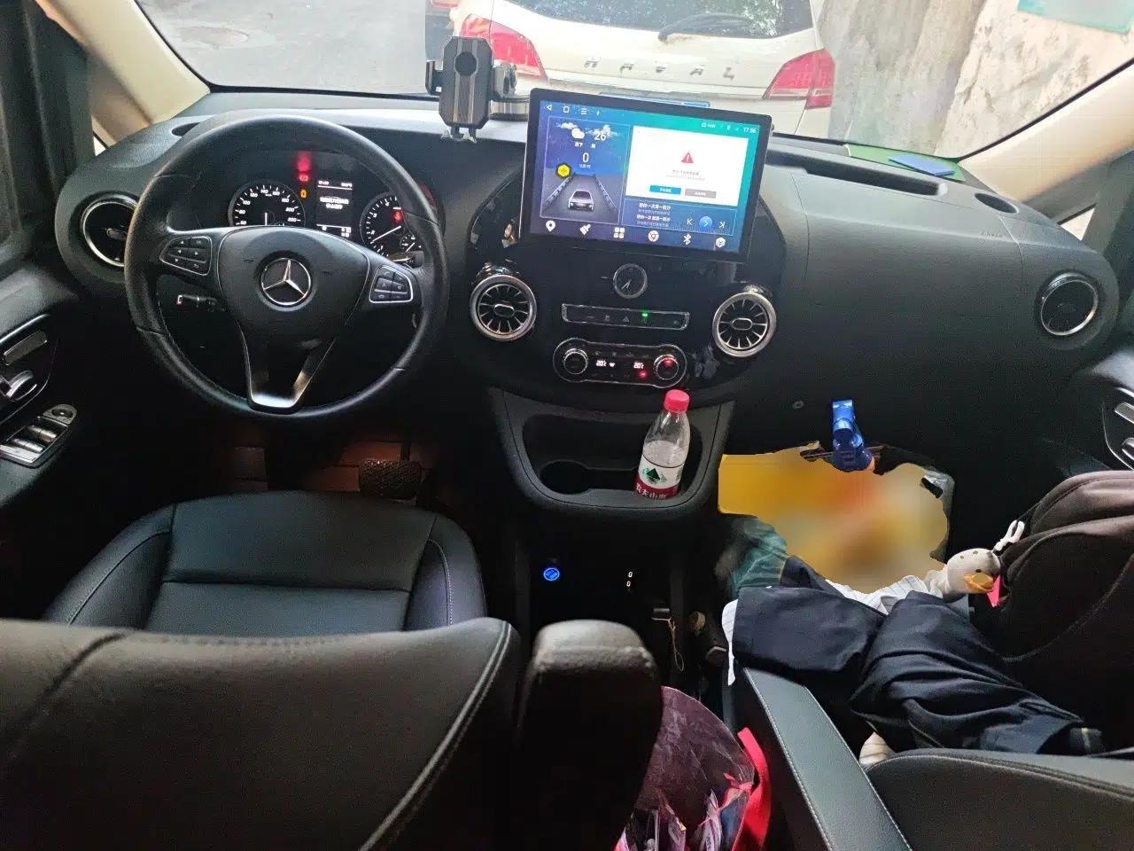 Mercedes-Benz Vito 2023 2.0T Business Version 7 Seats — миниатюра 9