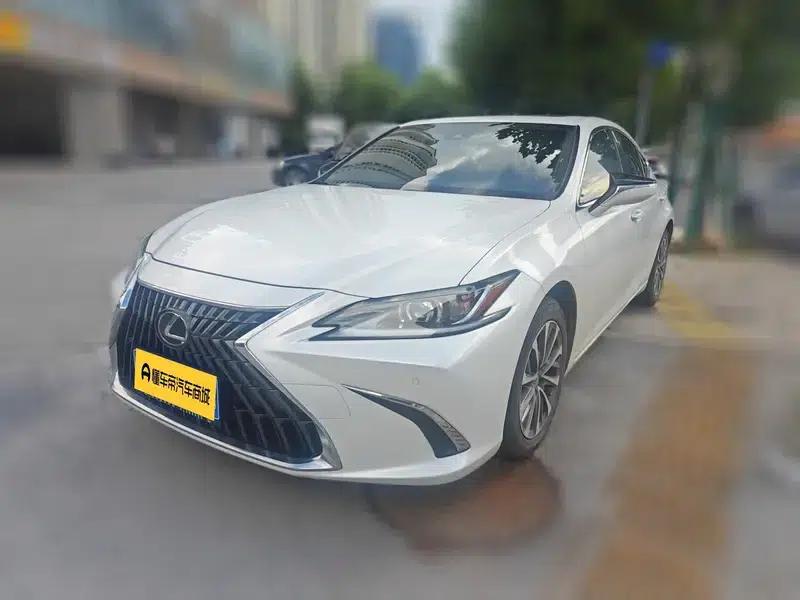 Lexus ES 2022 200 Premium Edition — миниатюра 1