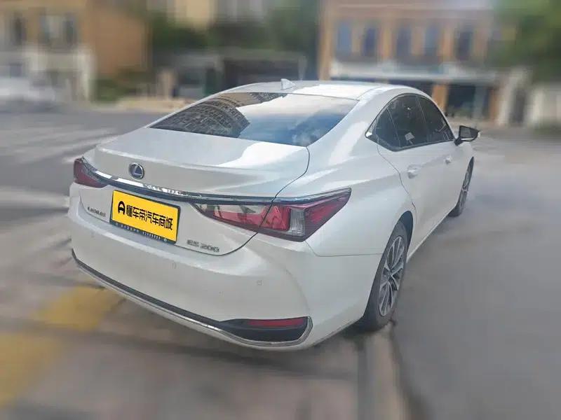 Lexus ES 2022 200 Premium Edition — миниатюра 4