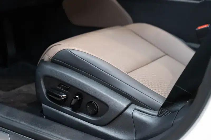 Lexus ES 2025 300h Premium Edition — миниатюра 11