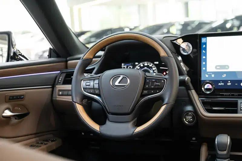 Lexus ES 2025 300h Premium Edition — миниатюра 16