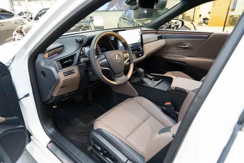 Lexus ES 2025 300h Premium Edition — миниатюра 19
