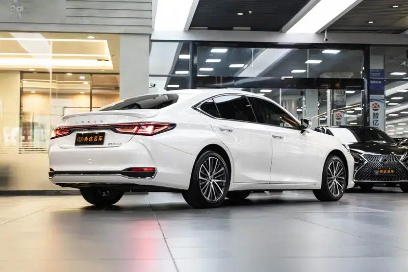 Lexus ES 2025 300h Premium Edition — миниатюра 5