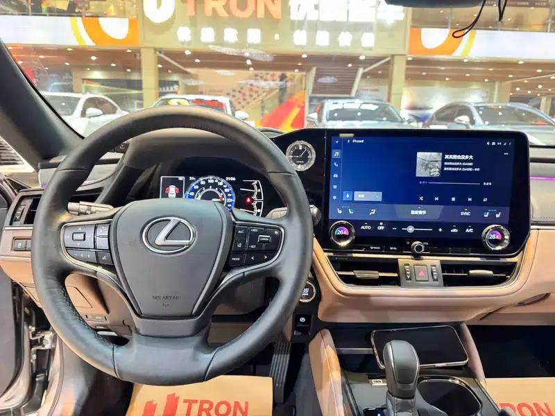 Lexus ES 2025 200 Premium Edition — миниатюра 23