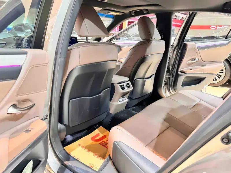 Lexus ES 2025 200 Premium Edition — миниатюра 26