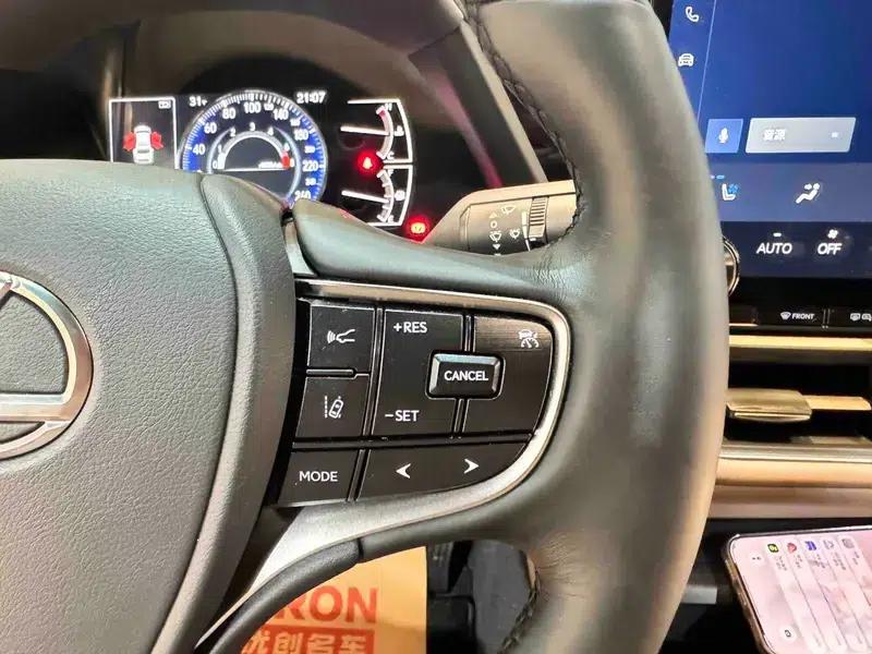 Lexus ES 2025 200 Premium Edition — миниатюра 10