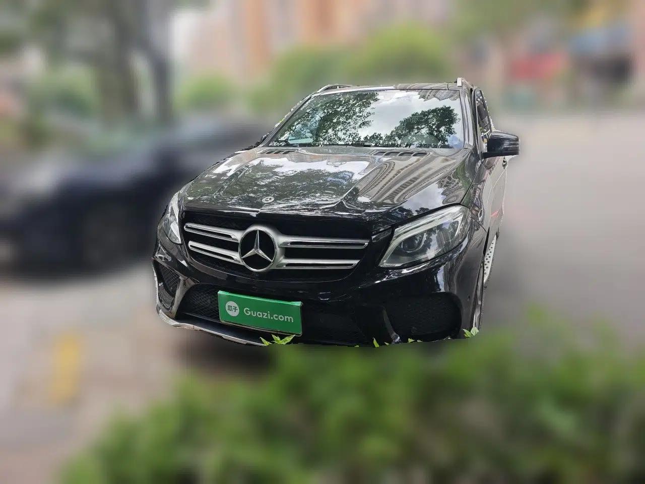 Mercedes-Benz GLE 2018 GLE 400 4MATIC Exclusive Edition — миниатюра 1