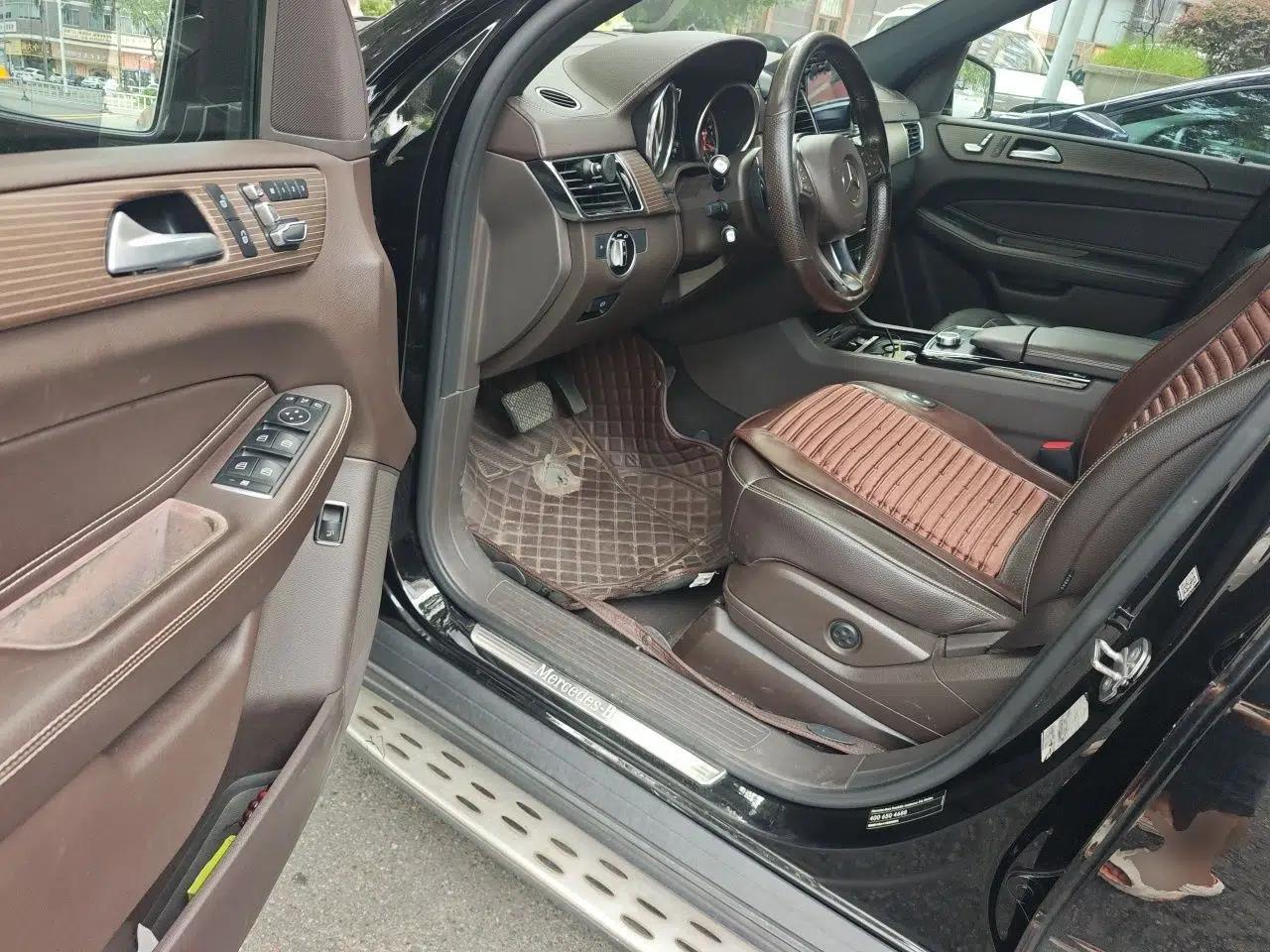 Mercedes-Benz GLE 2018 GLE 400 4MATIC Exclusive Edition — миниатюра 16