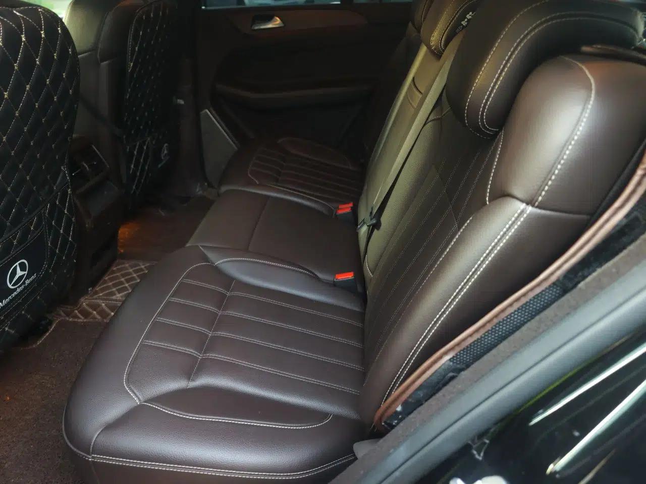 Mercedes-Benz GLE 2018 GLE 320 4MATIC Dynamic Edition Collector's Edition — миниатюра 17