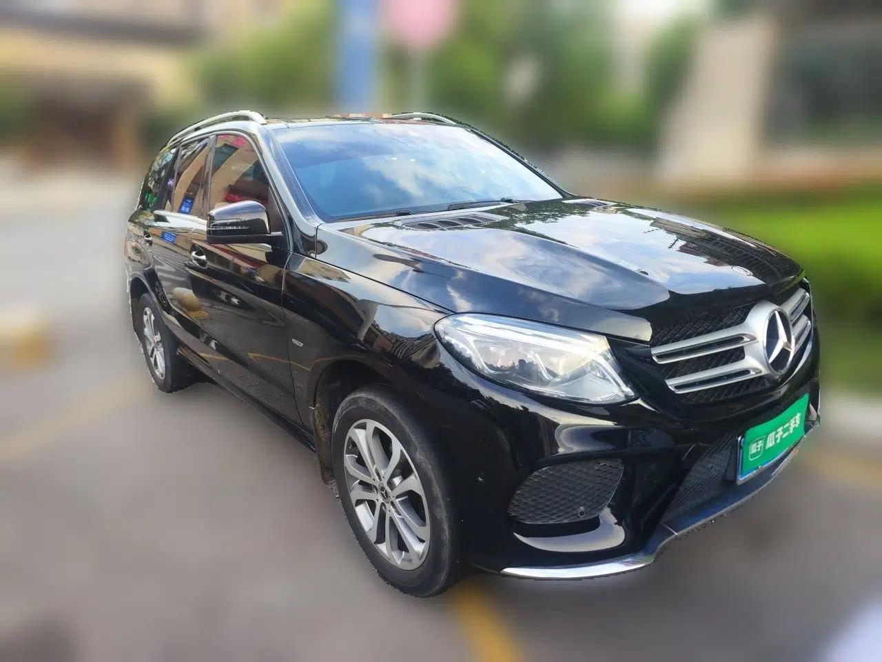 Mercedes-Benz GLE 2018 GLE 320 4MATIC Dynamic Edition Collector's Edition — миниатюра 3