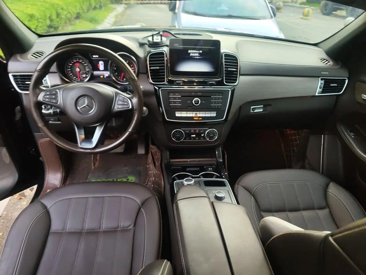 Mercedes-Benz GLE 2018 GLE 320 4MATIC Dynamic Edition Collector's Edition — миниатюра 9