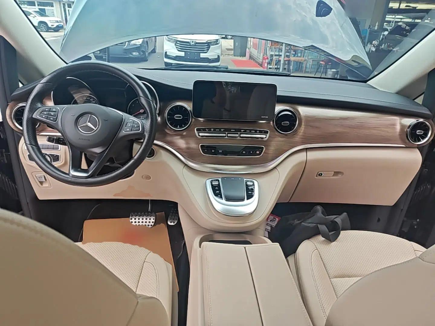 Mercedes-Benz V-Class 2021 V 260 Prestige Edition — миниатюра 12